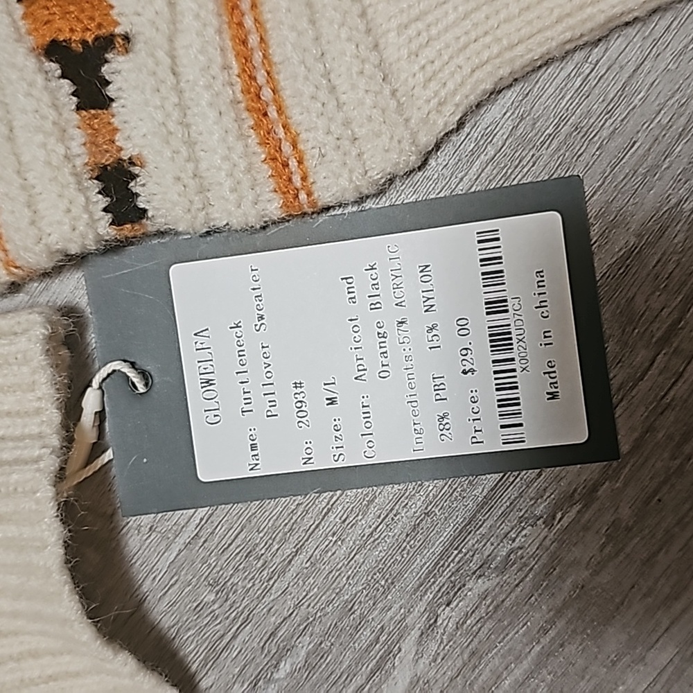 GLOWELFA Cropped Sweater - Picture 6 of 8